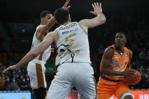 步伐敏捷 步伐敏捷