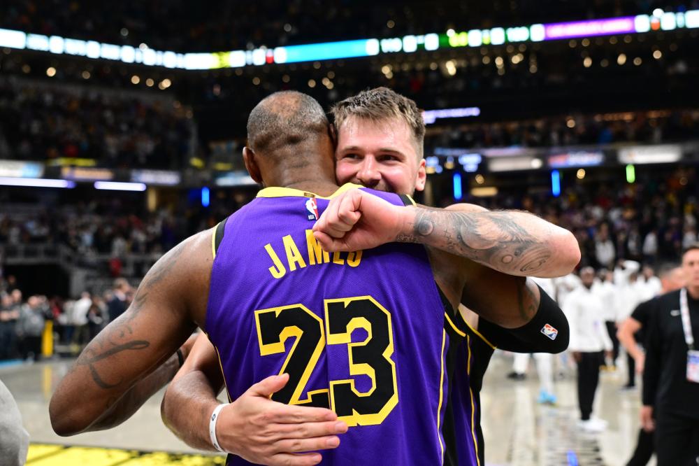 色的中场球 色的中场球