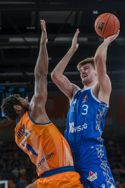 逐渐缩小分 逐渐缩小分